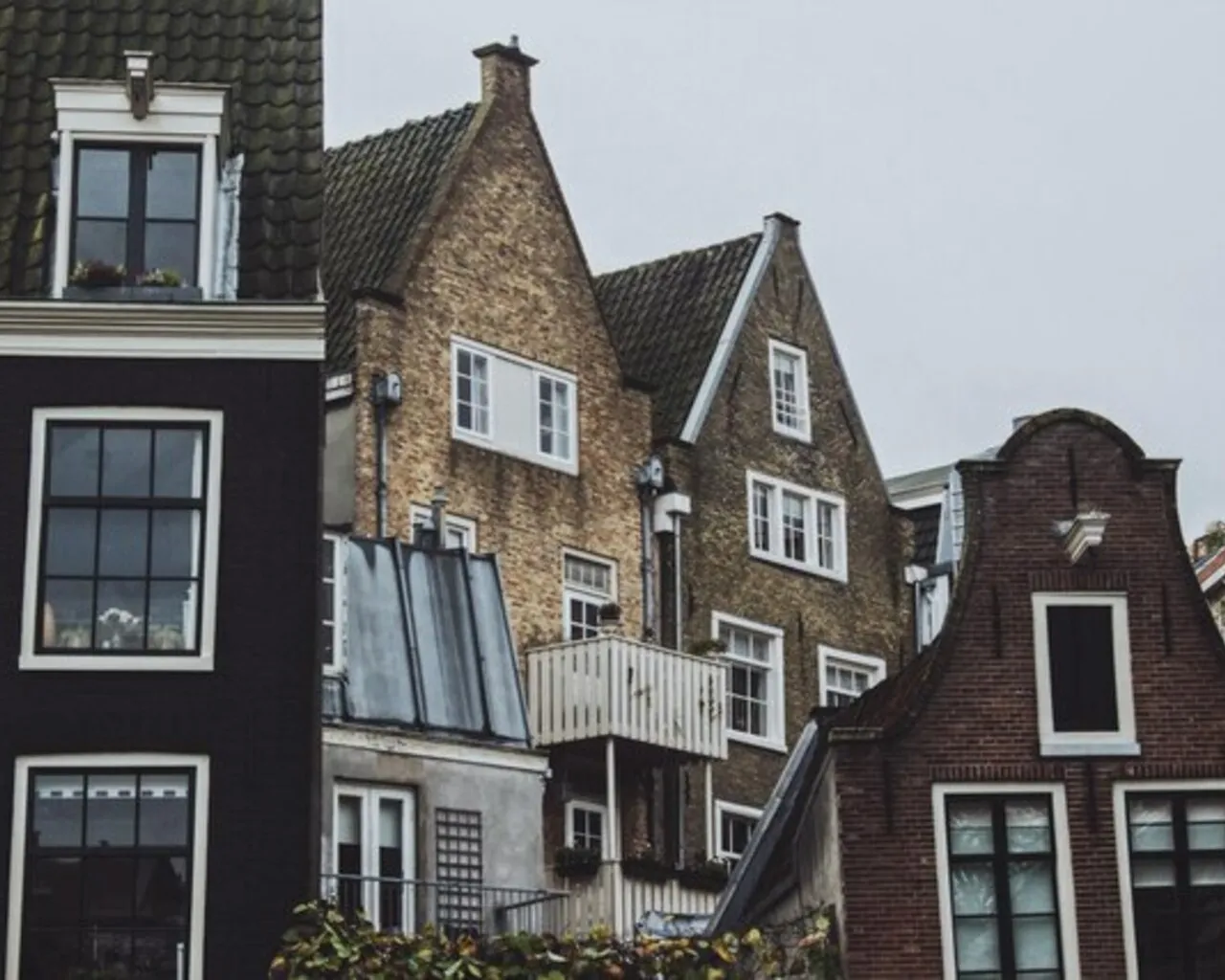 De Impact van Huizenleegstand in Amsterdam op de Huurprijs van Appartementen