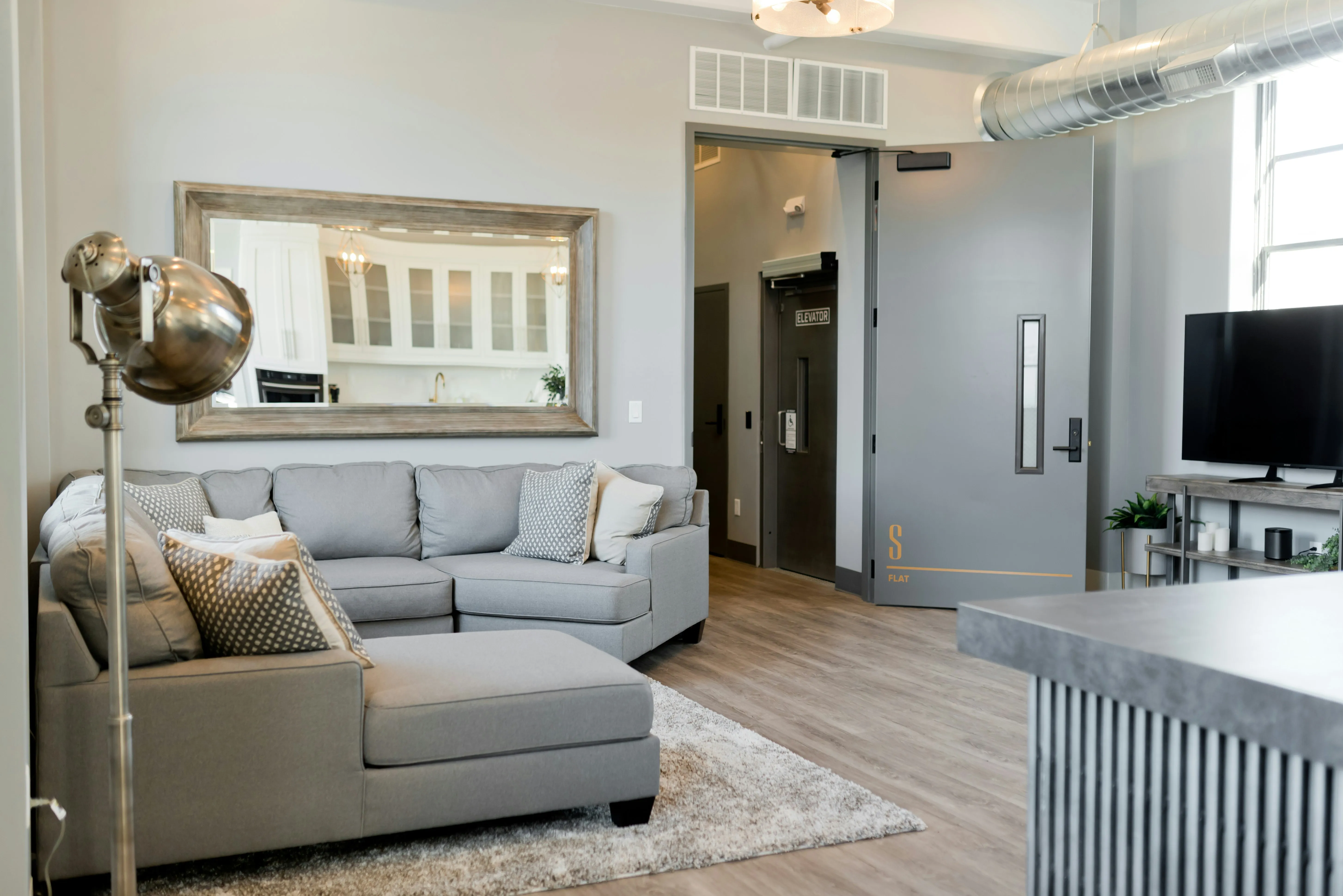 Adaptacja mieszkań do nowoczesnego życia: Najnowsze trendy i praktyczne porady