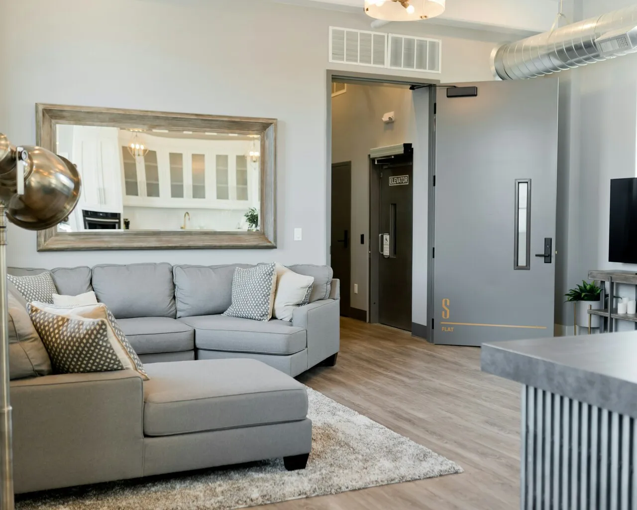 Adaptacja mieszkań do nowoczesnego życia: Najnowsze trendy i praktyczne porady