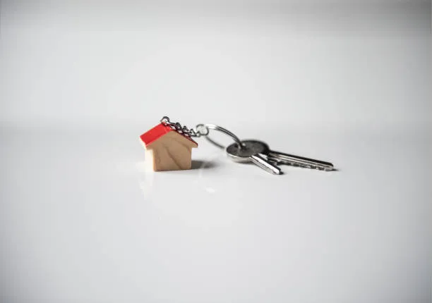 Verkauf und Vermietung von Wohnungen in der ehemaligen DDR: Ein Blick auf die Immobilienlandschaft und Hypothekenunterschiede zu Westdeutschland